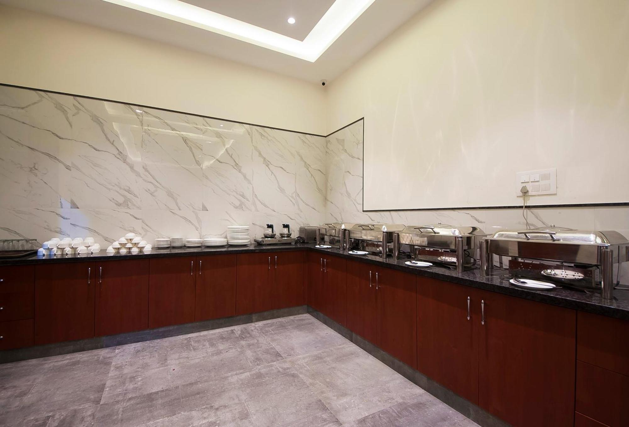 Hotel Z Suite-Near Delhi Airport New Delhi Exterior photo